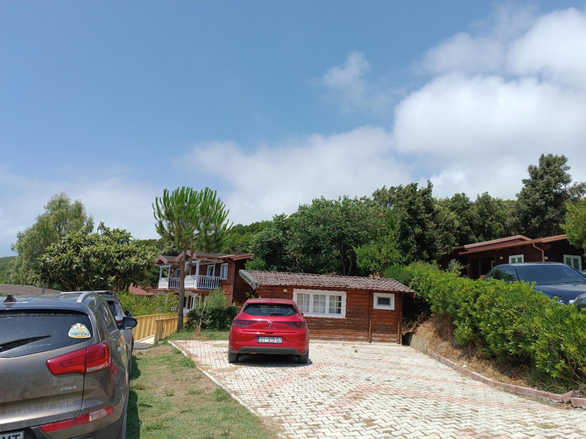 Plazhi Gjeneralit - Small Cabins - Bungalows - Apartaments - Villas - Suite Kavaje Exterior photo
